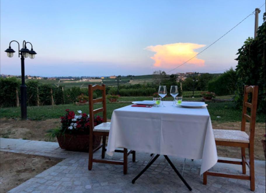 Appartamento Da Elvira Costigliole d'Asti Esterno foto